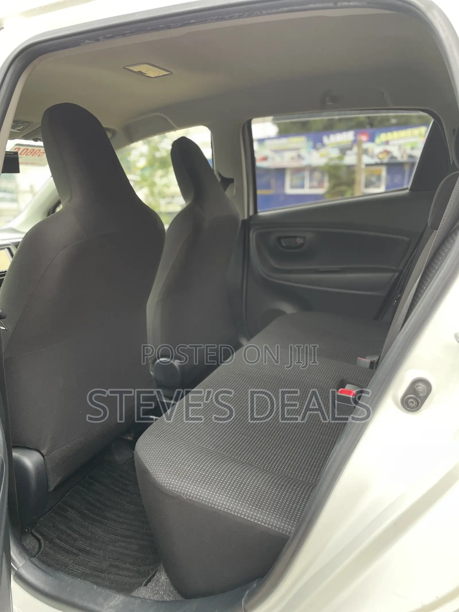 Toyota Vitz 1.3 FWD 5dr 2015 White