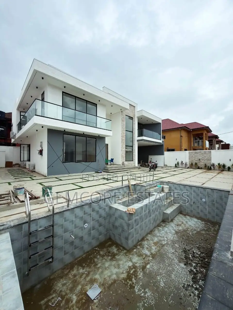 4bdrm House in Adjiringanor, Adjiriganor for sale