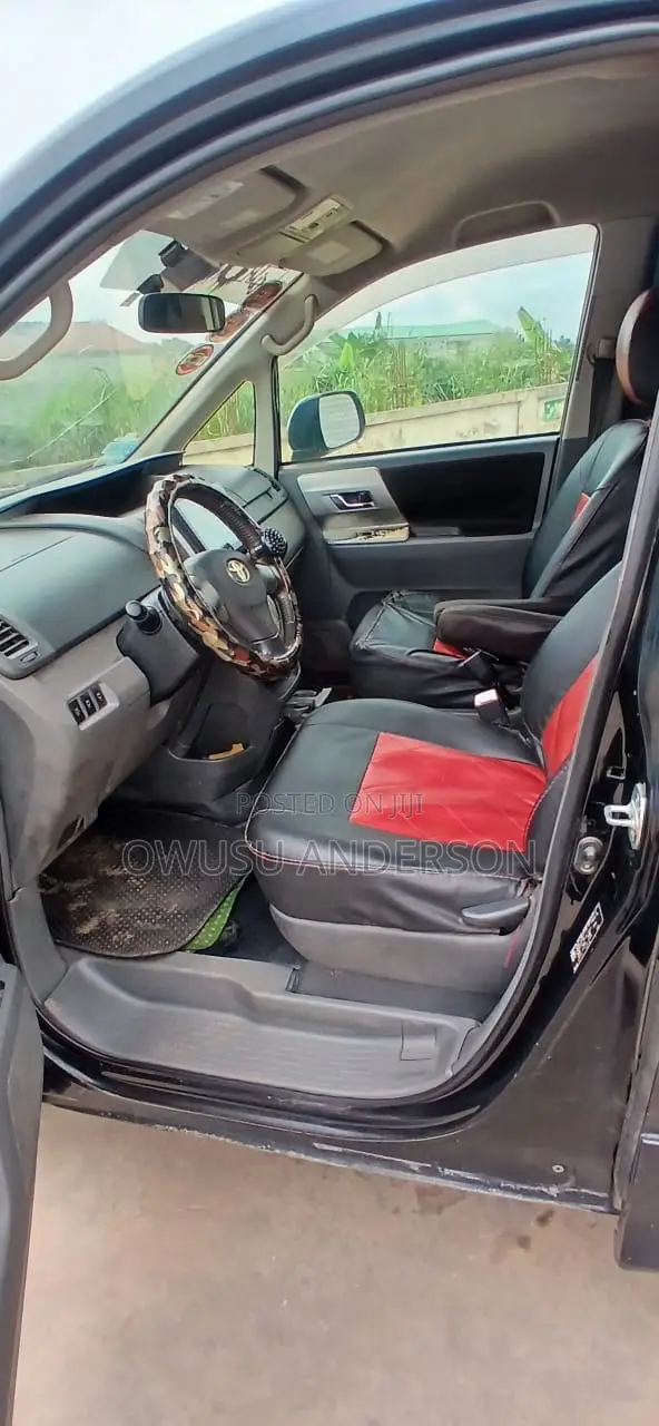 Toyota Voxy 2012 Black