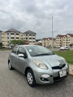 Toyota Vitz 2010 Green