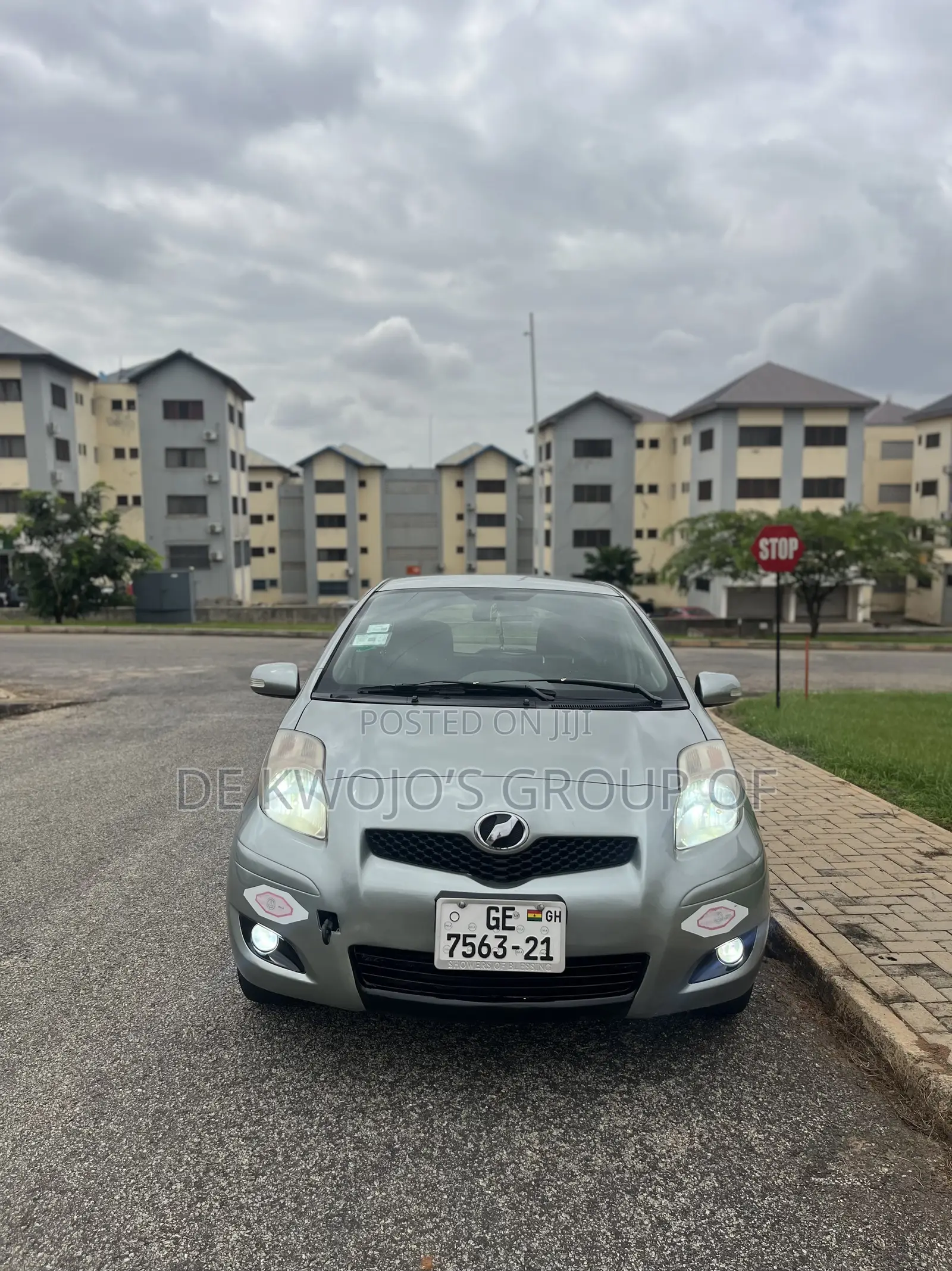 Toyota Vitz 2010 Green