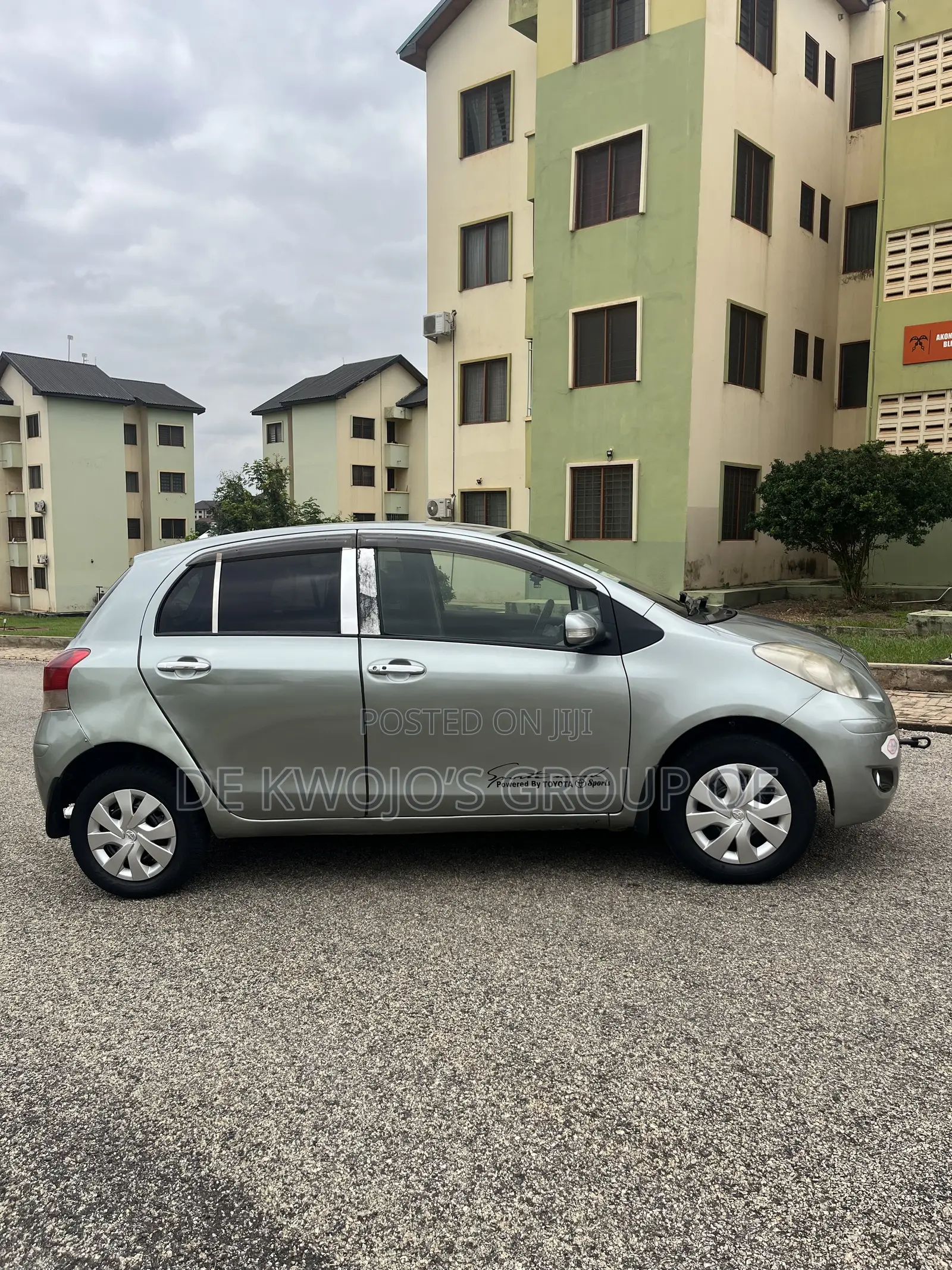 Toyota Vitz 2010 Green