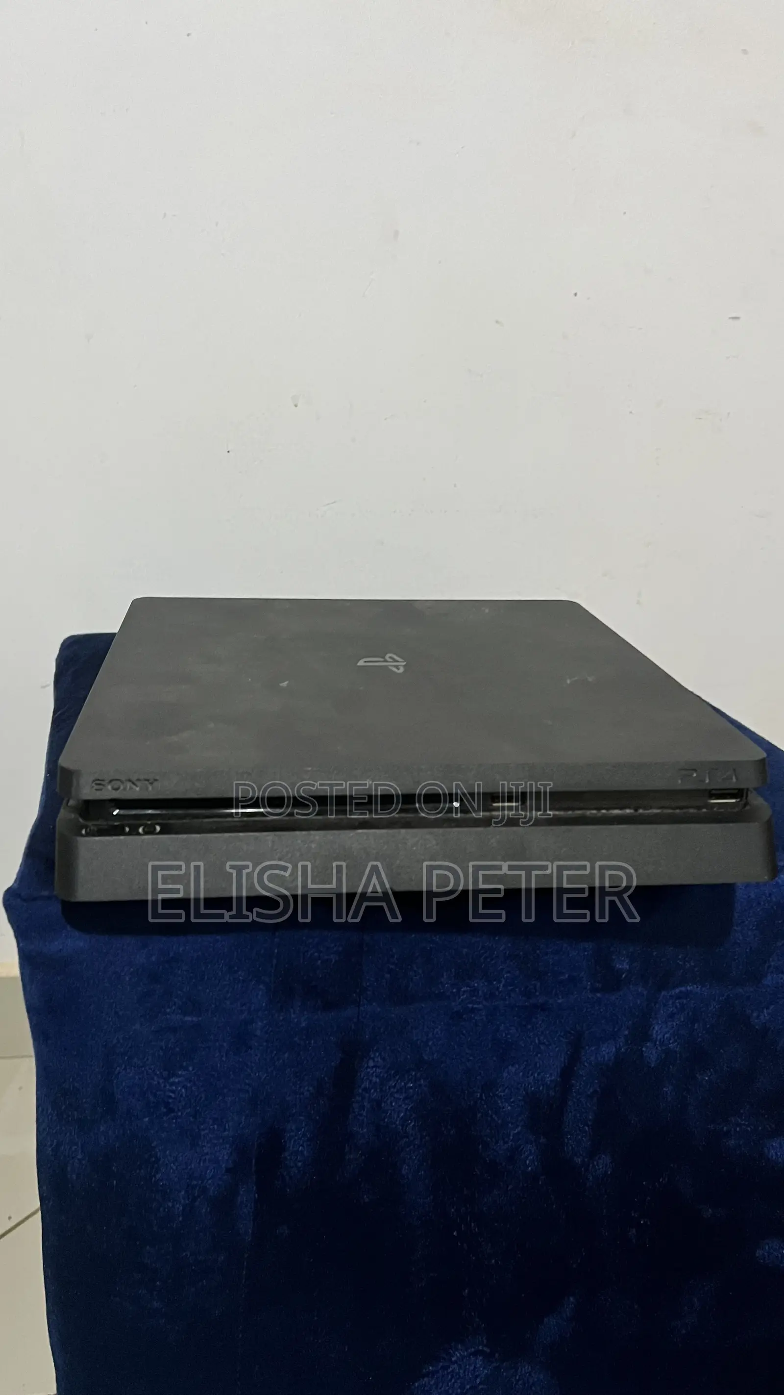 Sony PS4 Slim