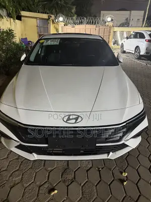 Hyundai Elantra 2025 White
