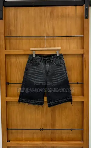 Short Jeans