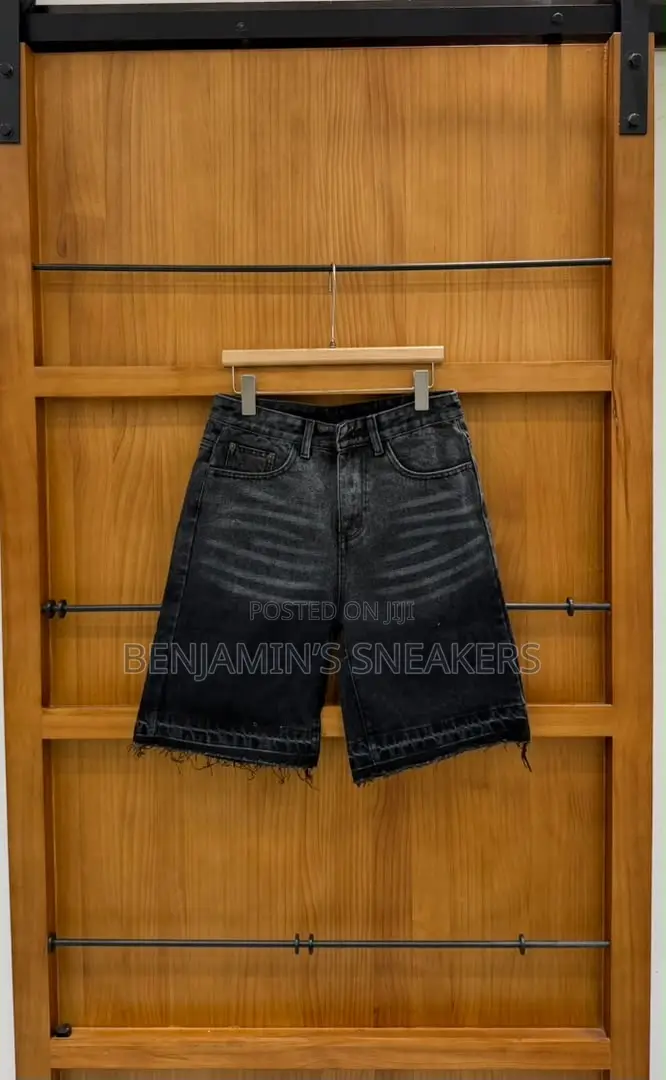 Short Jeans