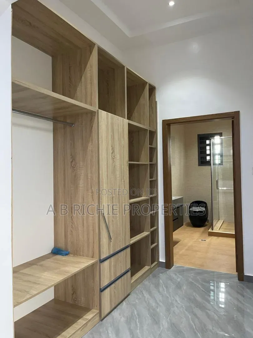 5bdrm House in Ab Richie Properties, Police Station for sale