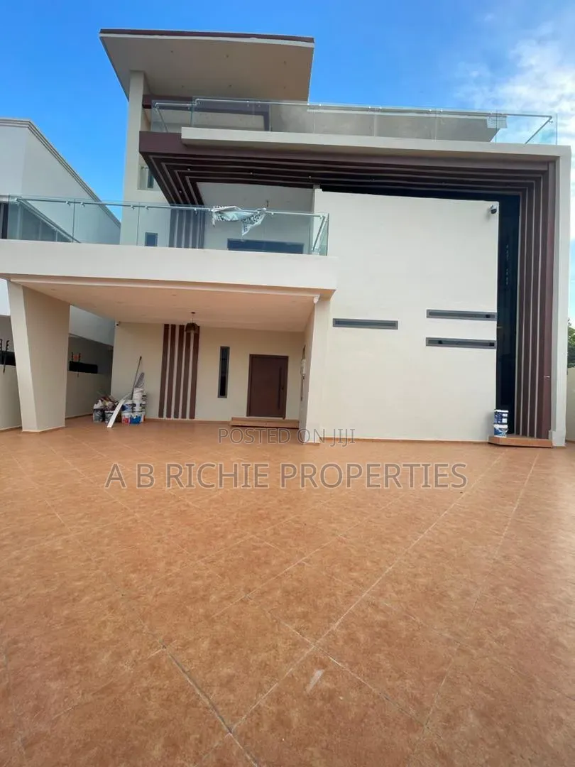 5bdrm House in Ab Richie Properties, Police Station for sale