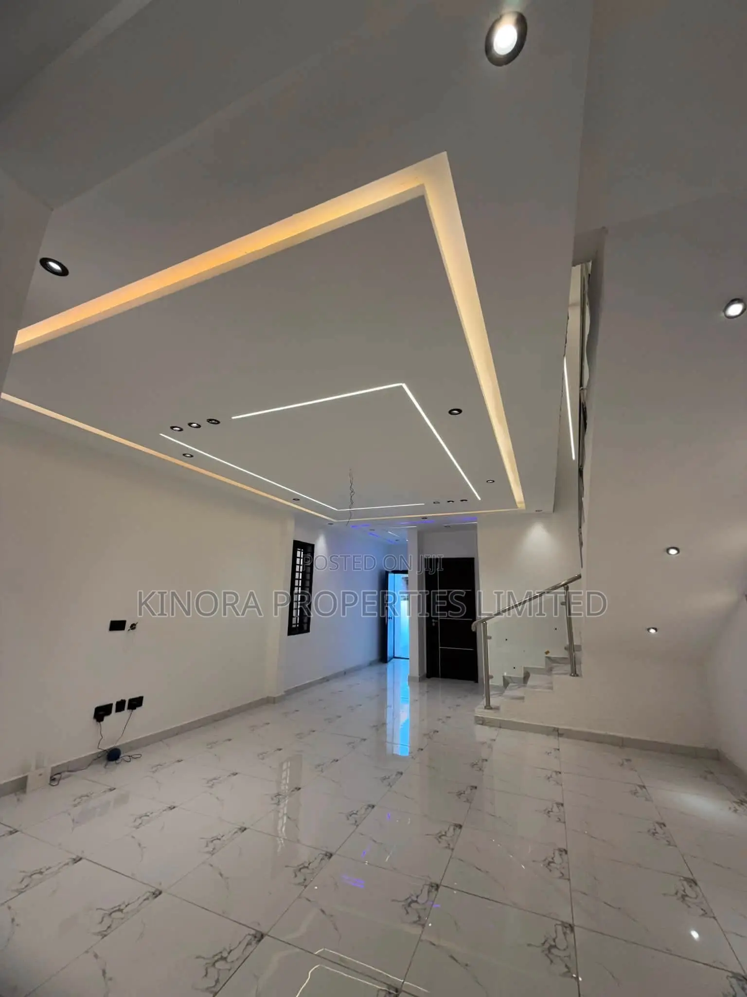 3bdrm Duplex in Lakeside Community 8, Adenta for sale