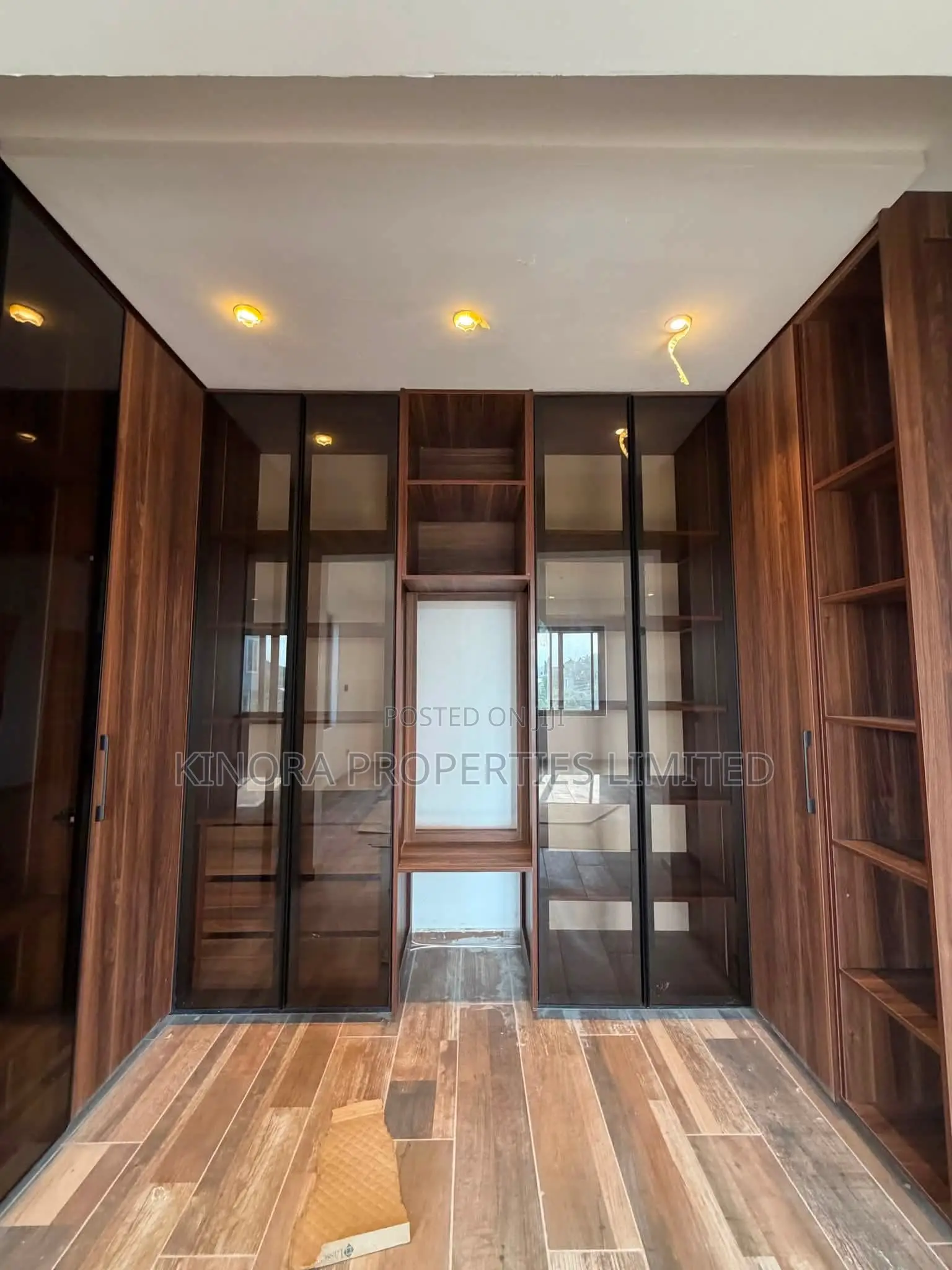 5bdrm Duplex in East Legon Hills, Accra Metropolitan for sale