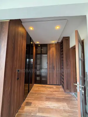 5bdrm Duplex in East Legon Hills, Accra Metropolitan for sale