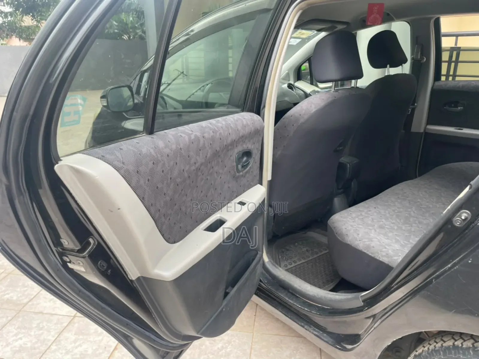 Toyota Vitz 1.3 AWD 3dr 2010 Black