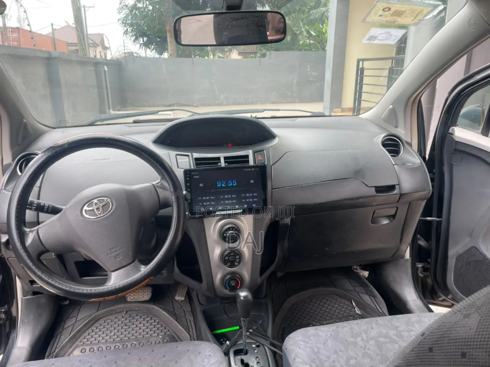 Toyota Vitz 1.3 AWD 3dr 2010 Black