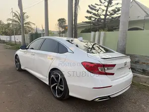 Honda Accord Sport (1.5L 4cyl Turbo CVT) 2019 White