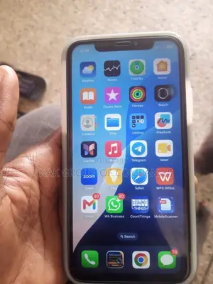 Apple iPhone XR 64 GB White