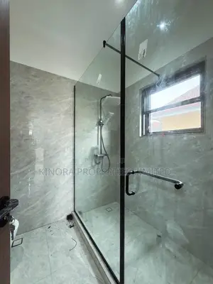 5bdrm Duplex in East Legon for sale