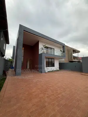 5bdrm Duplex in North Legon for sale