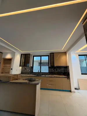5bdrm Duplex in North Legon for sale