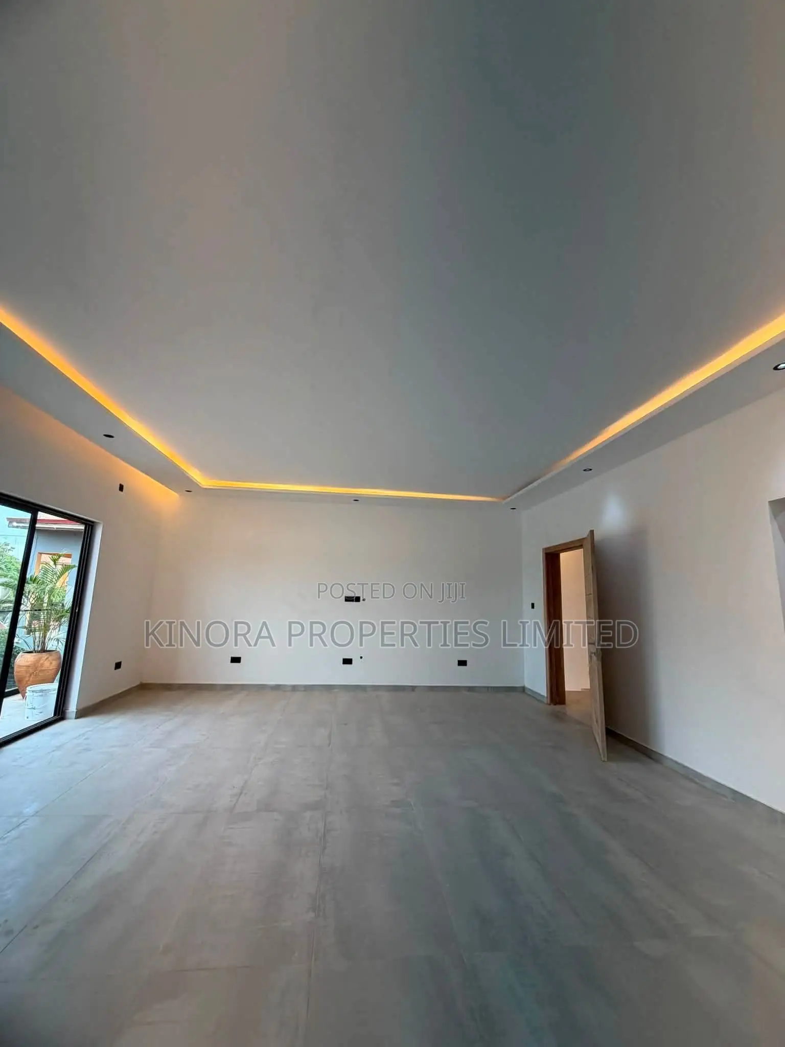 5bdrm Duplex in North Legon for sale
