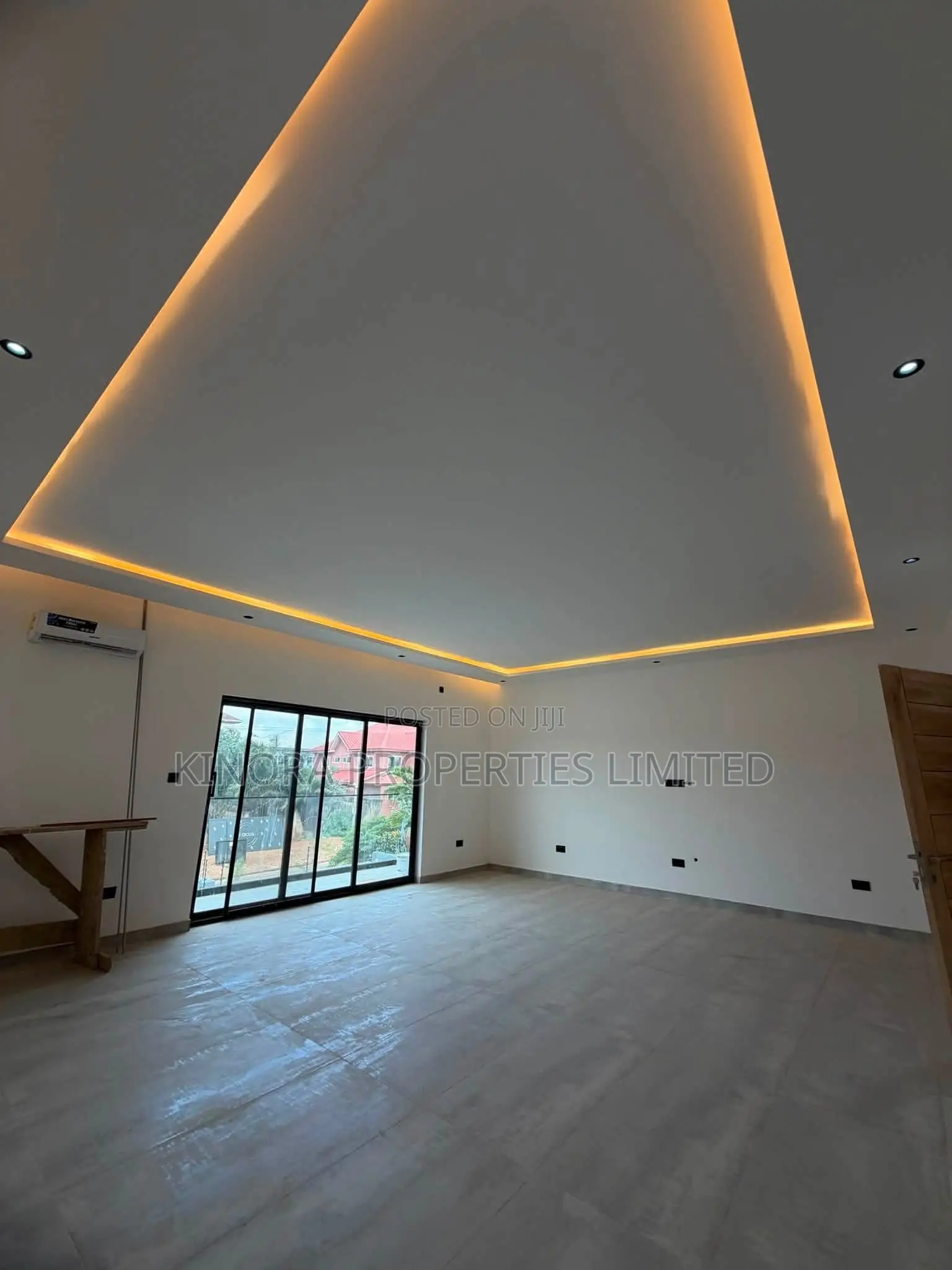 5bdrm Duplex in North Legon for sale