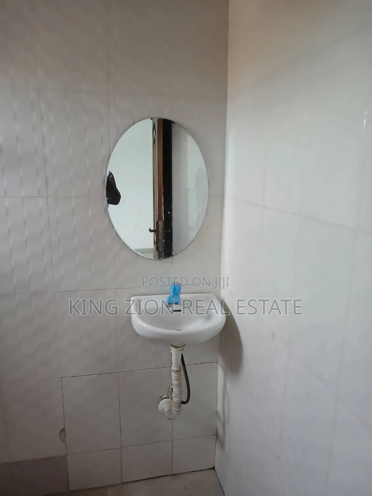 2bdrm Apartment in Awoshie, Odorgonno for rent