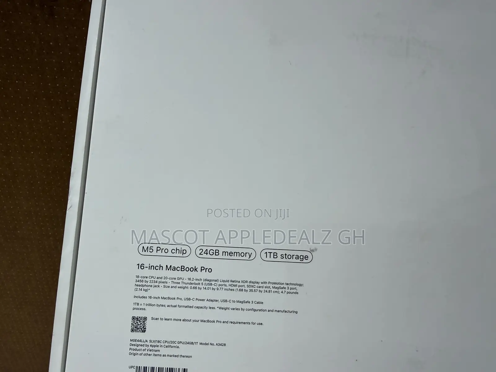 New Laptop Apple MacBook Pro 2025 M5 24GB Apple M5 Pro SSD 1T