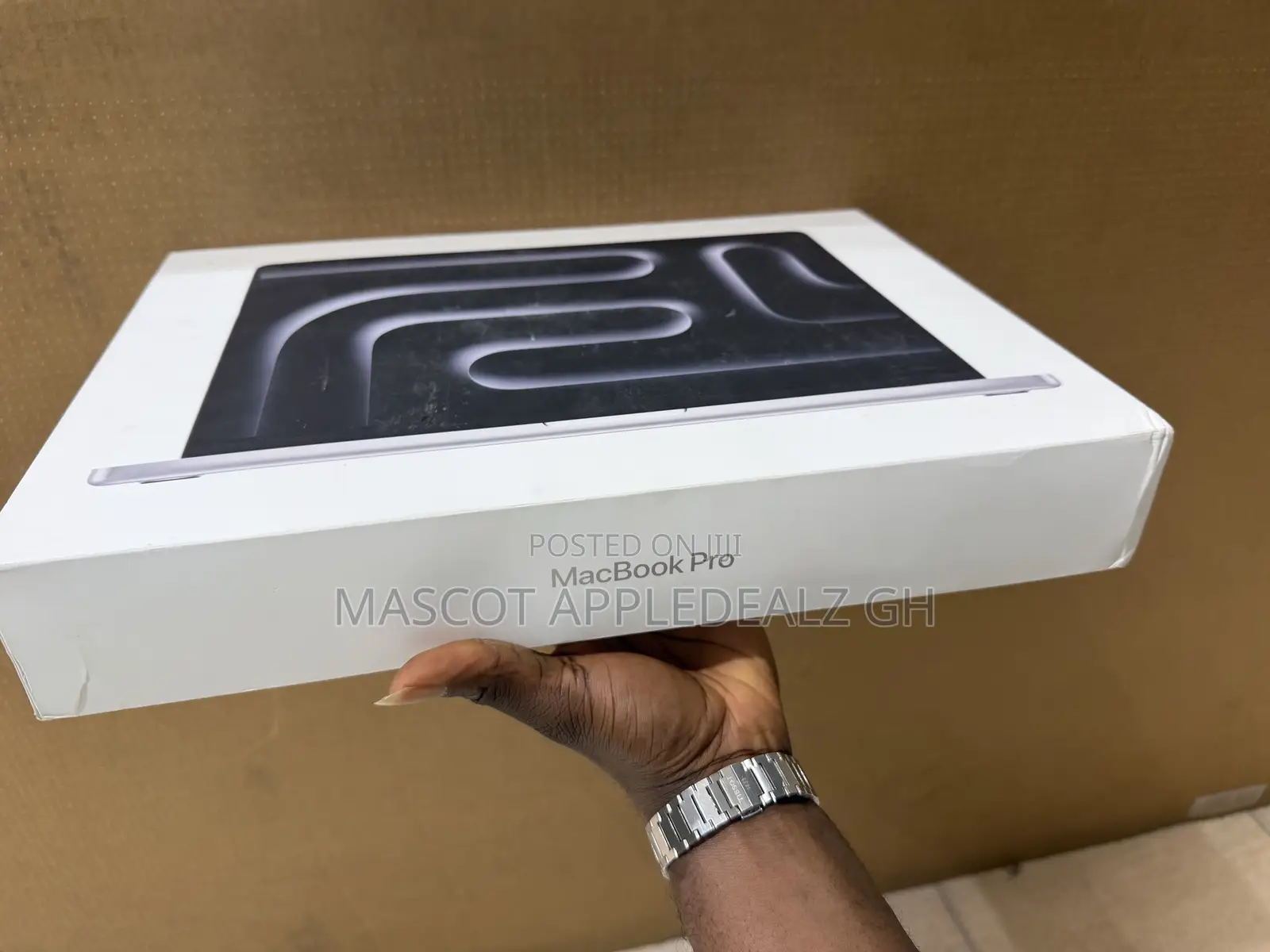 New Laptop Apple MacBook Pro 2025 M5 24GB Apple M5 Pro SSD 1T