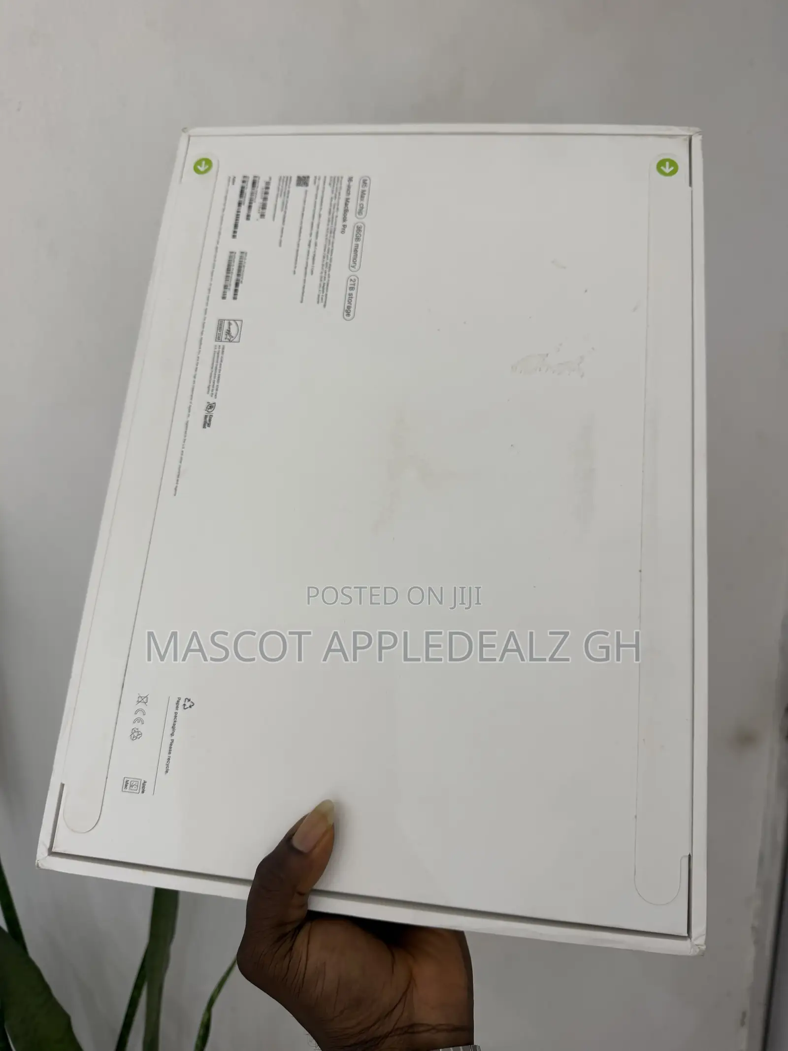 New Laptop Apple MacBook Pro 2026 M5 Max 36GB Apple M5 Max SSD 2T
