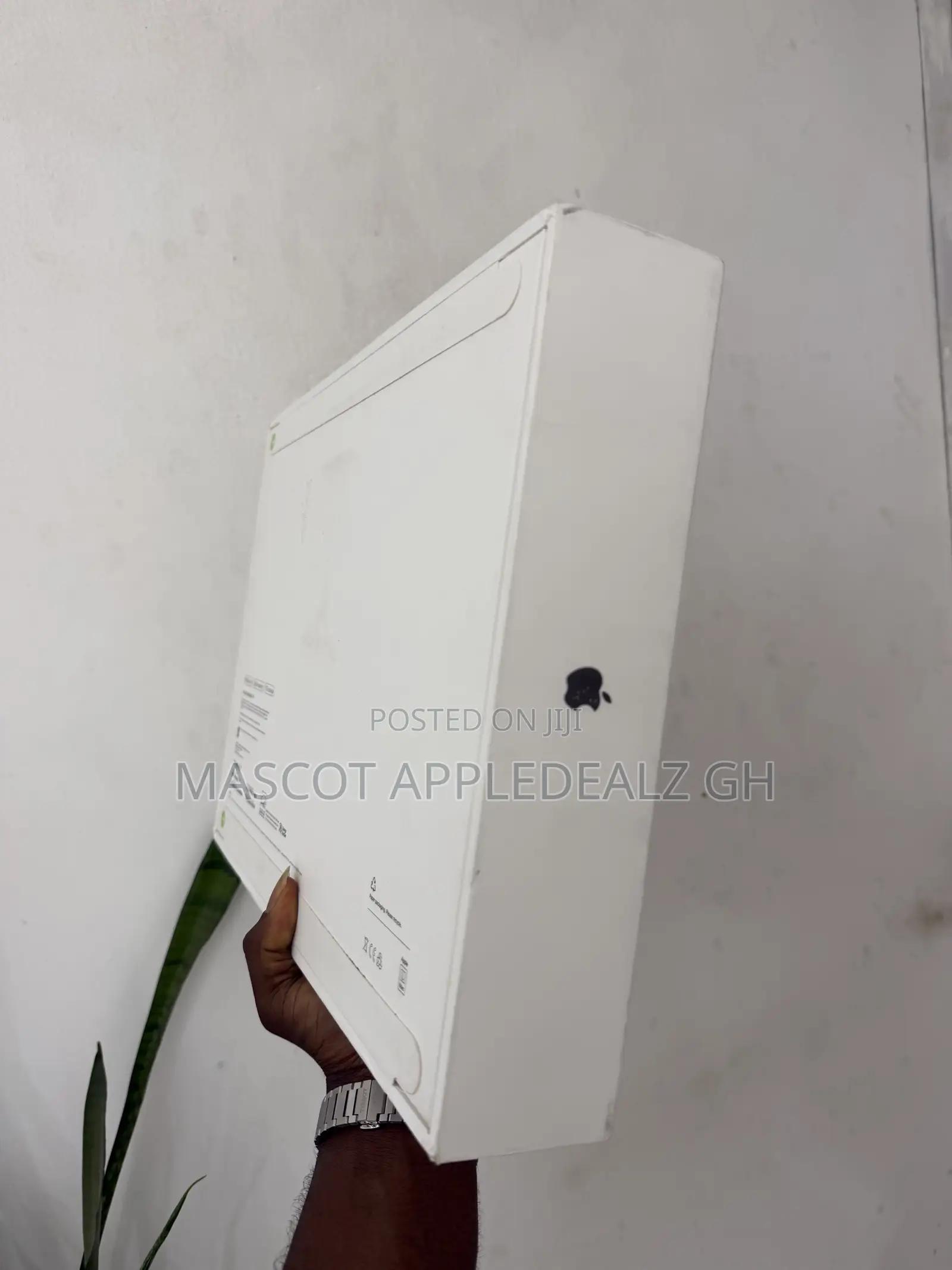 New Laptop Apple MacBook Pro 2026 M5 Max 36GB Apple M5 Max SSD 2T