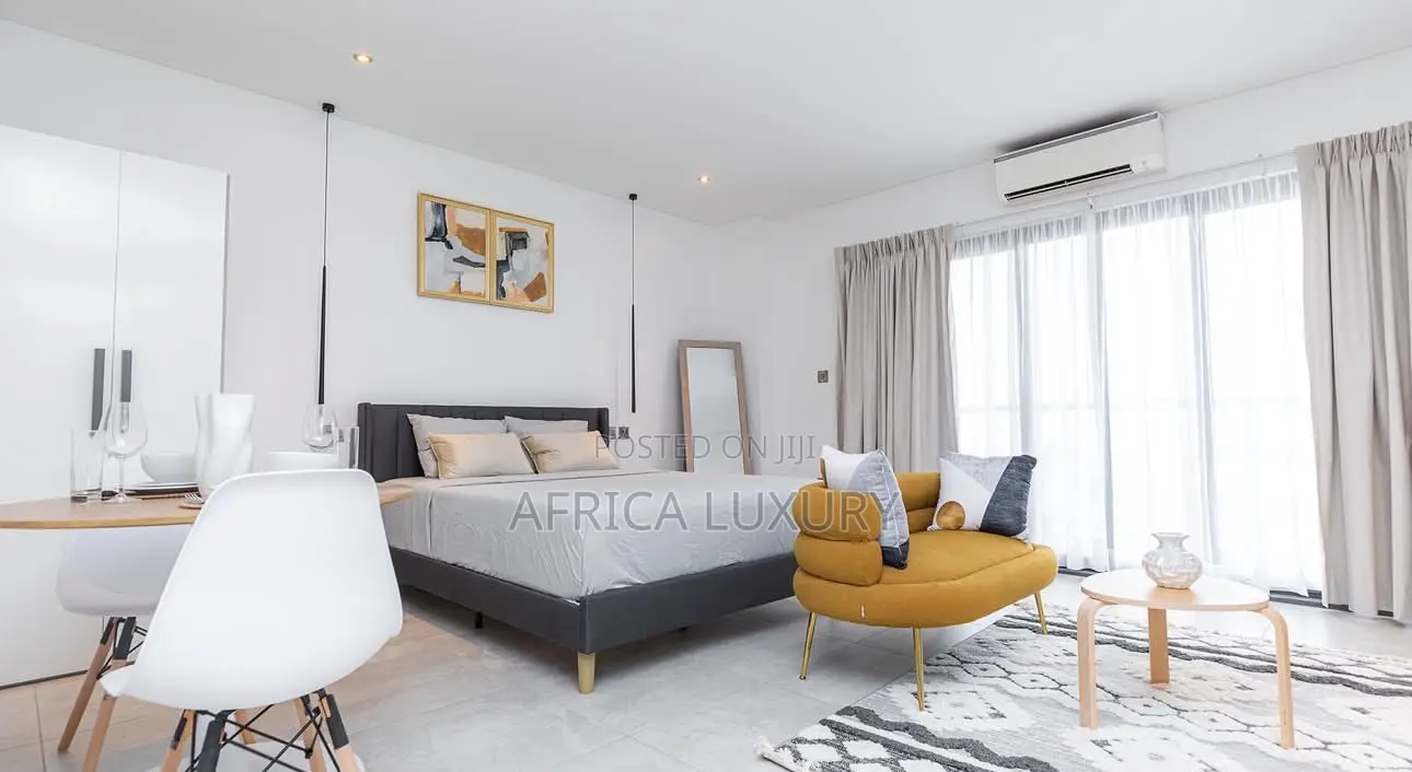 Contemporary Two Bedroom Apartment With Pool View at Signature