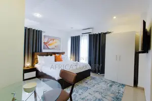 Exclusive Three Bedroom Serviced Apartment at Gallery