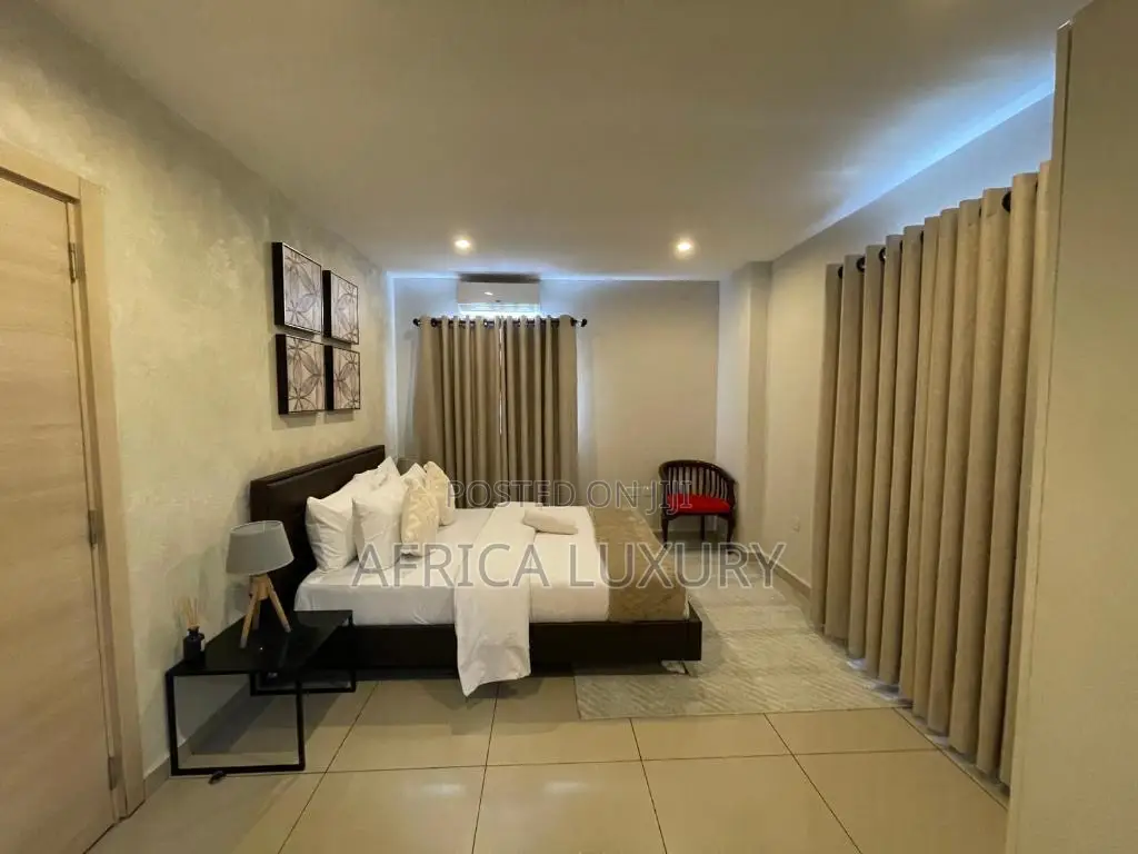 Exclusive Three Bedroom Serviced Apartment at Gallery