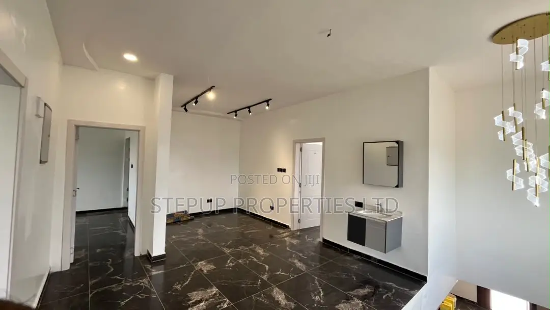 4bdrm House in Roundabout, Tantra Hills for sale