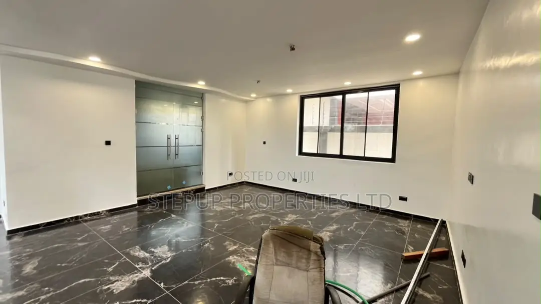 4bdrm House in Roundabout, Tantra Hills for sale