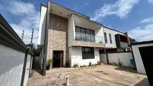 4bdrm House in Roundabout, Tantra Hills for sale