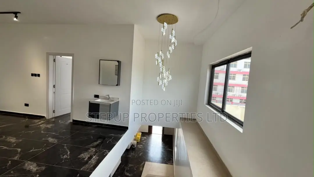 4bdrm House in Roundabout, Tantra Hills for sale