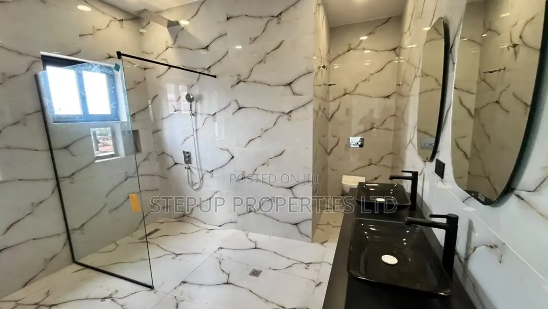4bdrm House in Roundabout, Tantra Hills for sale