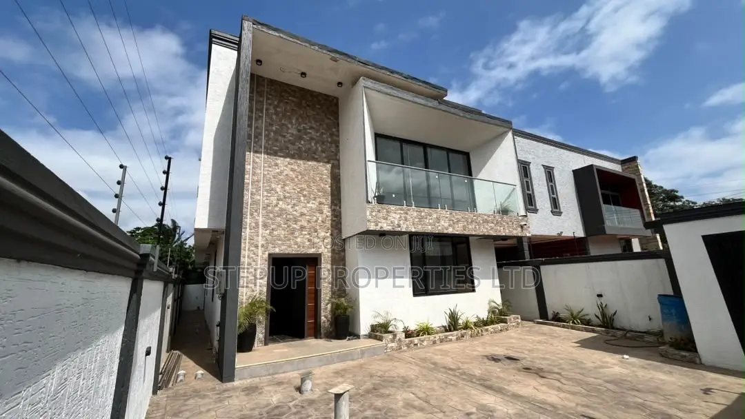 4bdrm House in Roundabout, Tantra Hills for sale