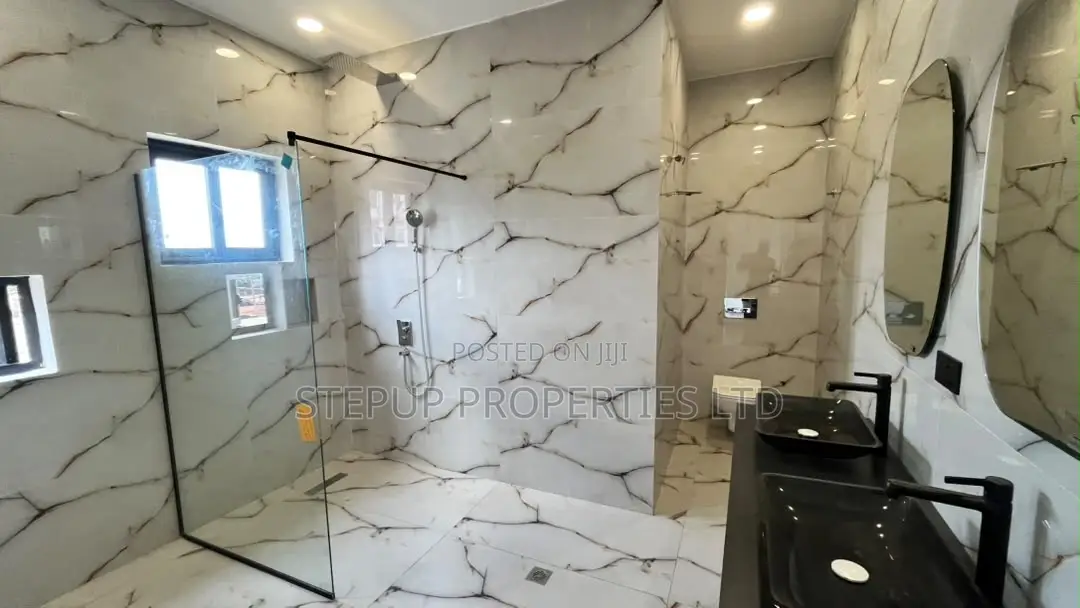 4bdrm House in Roundabout, Tantra Hills for sale