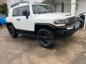 Toyota FJ Cruiser 2010 White