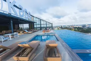 Classy Studio Apartment With Rooftop Pool at Kass