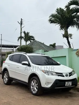 Toyota RAV4 Limited 4dr SUV AWD (2.5L 4cyl 6A) 2015 White