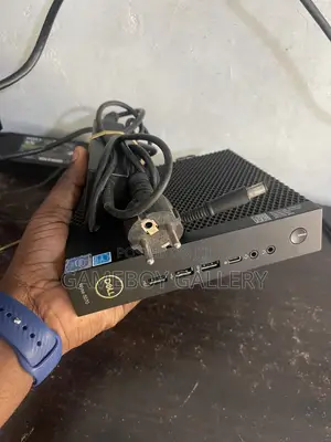 Desktop Computer Dell 4GB SSD 512GB
