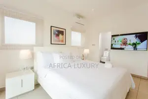 Spacious Three Bedroom Apartment at Pine Court
