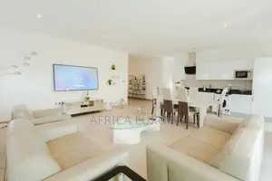 Spacious Three Bedroom Apartment at Pine Court