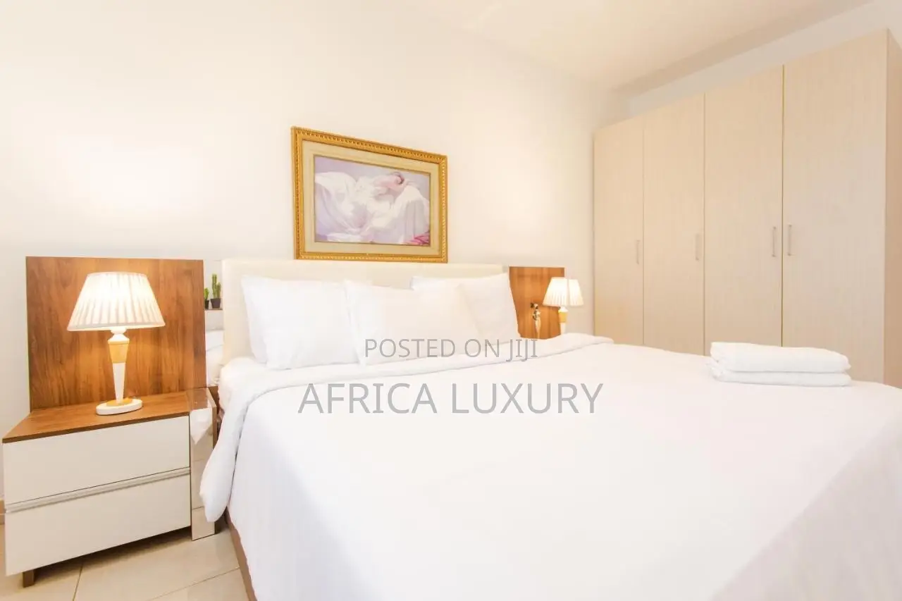 Spacious Three Bedroom Apartment at Pine Court