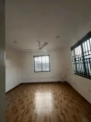2bdrm Apartment in Cool, Trade Fair for rent
