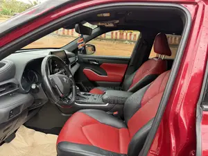 Toyota Highlander XSE 2021 Red