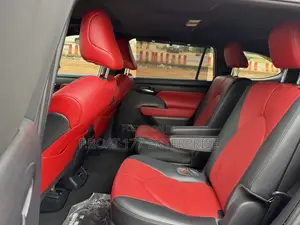 Toyota Highlander XSE 2021 Red