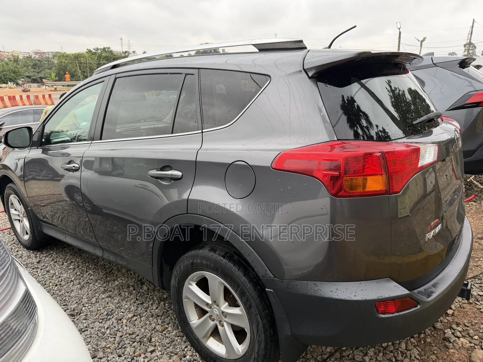 Toyota RAV4 XLE 4dr SUV AWD (2.5L 4cyl 6A) 2015 Gray